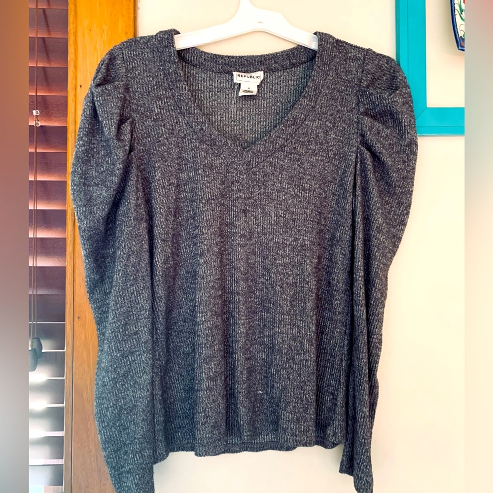 Ruffle sleeve shirt